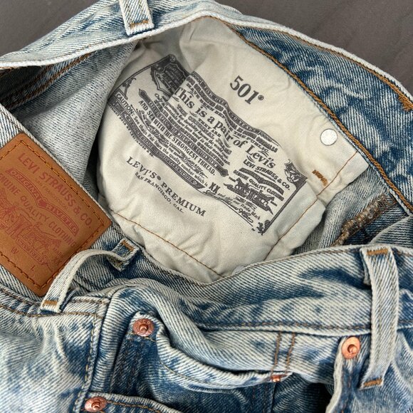 levi's 501 90s mid-rise jeans light blue size 27 - Picture 6 of 7